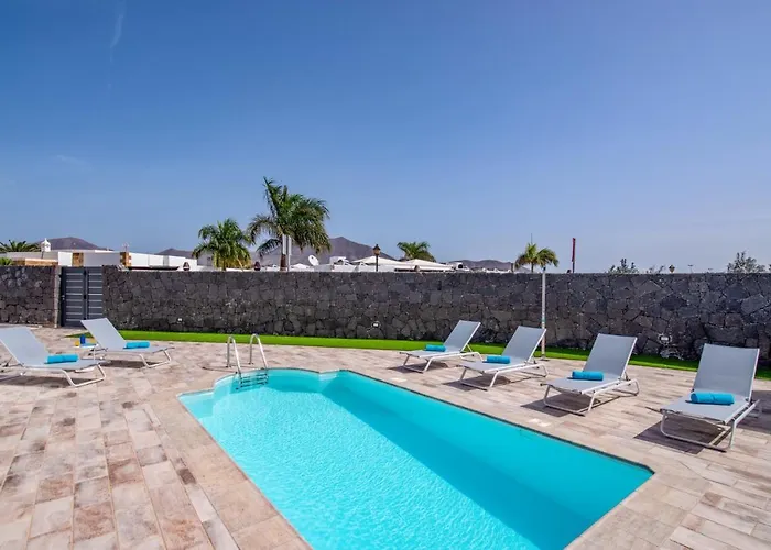 La Nueva By Villa Playa Blanca