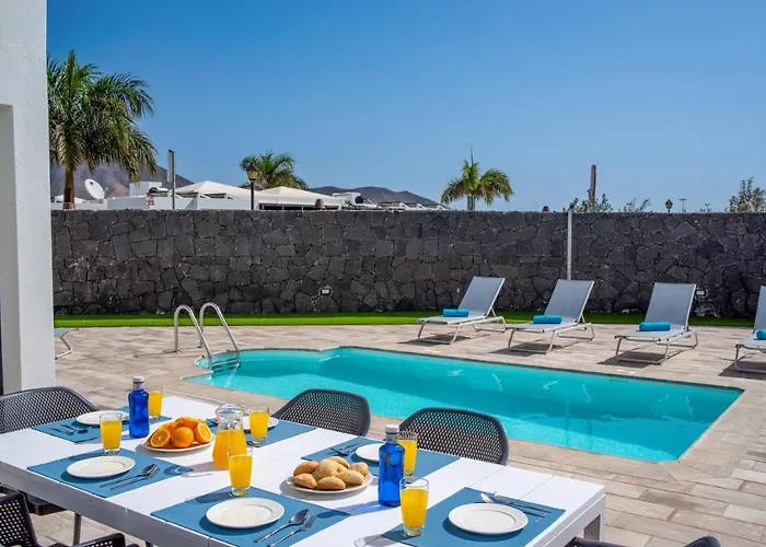 La Nueva By * Playa Blanca